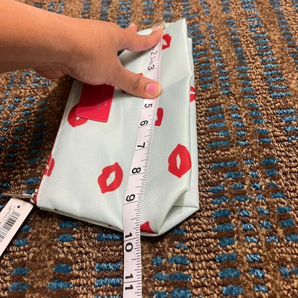 NWT Clinique x Kate Spade New York Cosmetic Makeup Bag Red Lip Print Pouch Case - Picture 6 of 7